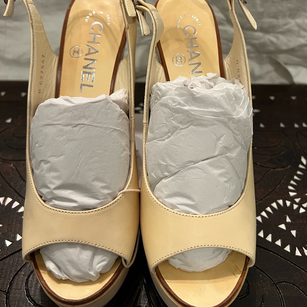 Chanel Leather Platform Slingback Slides/ Size 37